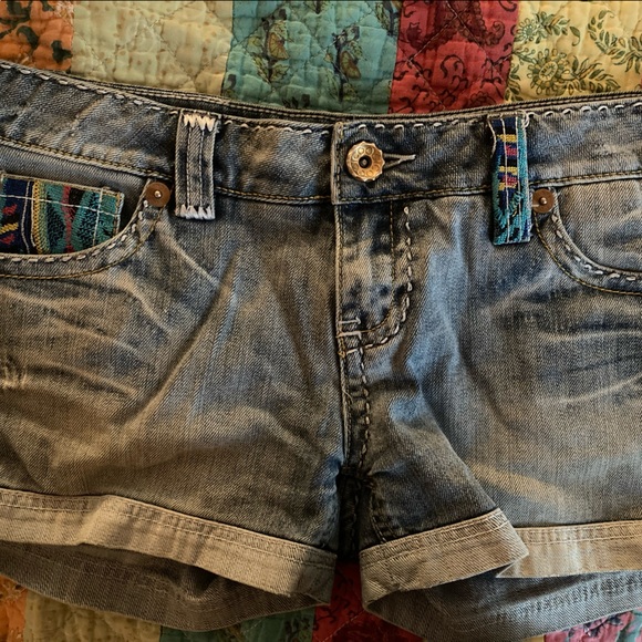 COOGI Authentic Australian Embroidered Jean Shorts - Picture 5 of 7
